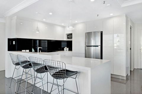 ULTIQA Beach Haven On Broadbeach - Tourism Caloundra 9