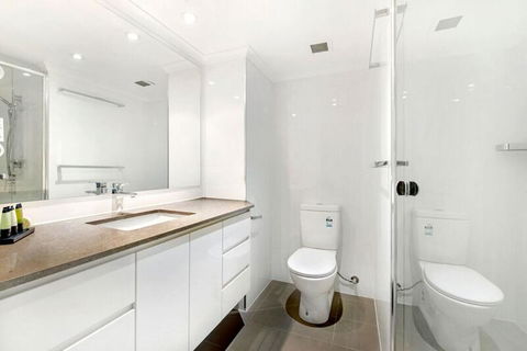 ULTIQA Beach Haven On Broadbeach - Tourism Caloundra 40