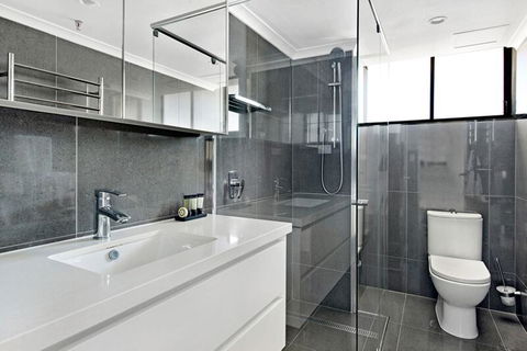 ULTIQA Beach Haven On Broadbeach - Tourism Caloundra 6
