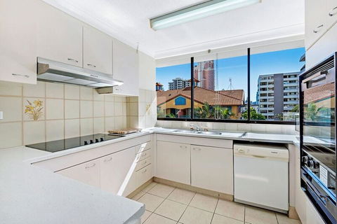 ULTIQA Beach Haven On Broadbeach - Tourism Caloundra 41