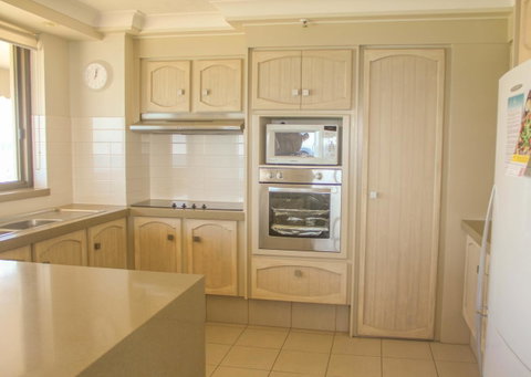 De Ville Apartments - Tourism Caloundra 11
