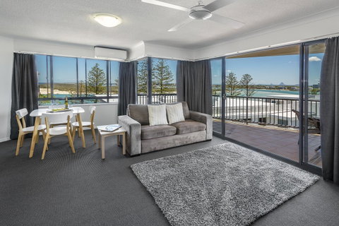Belaire Place Motel Apartments - Tourism Caloundra 5