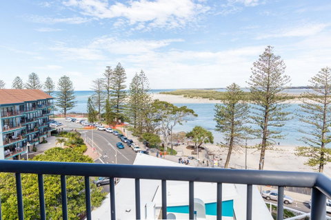 Belaire Place Motel Apartments - Tourism Caloundra 16