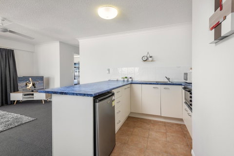 Belaire Place Motel Apartments - Tourism Caloundra 4