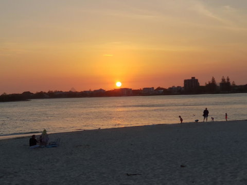 Belaire Place Motel Apartments - Tourism Caloundra 13