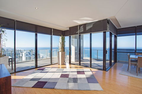 Mantra Circle On Cavill - Tourism Caloundra 1