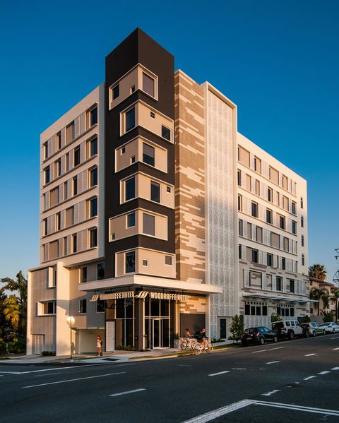 Woodroffe Hotel - Tourism Caloundra 0