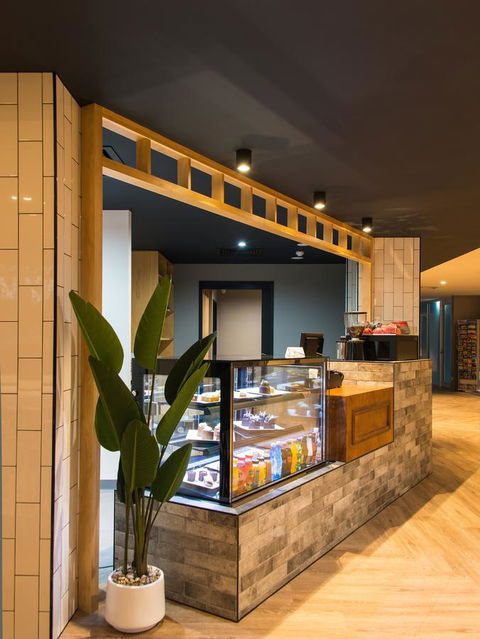 Woodroffe Hotel - Tourism Caloundra 21