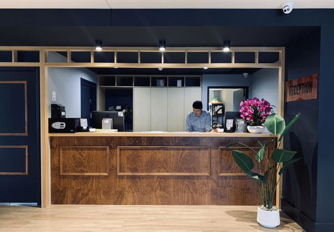 Woodroffe Hotel - Tourism Caloundra 2