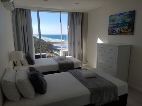 Golden Sands On The Beach - Absolute Beachfront Apartments - Tourism Caloundra 41