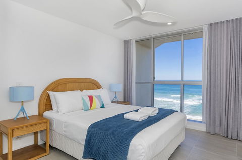 Golden Sands On The Beach - Absolute Beachfront Apartments - Tourism Caloundra 17