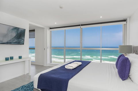 Golden Sands On The Beach - Absolute Beachfront Apartments - Tourism Caloundra 5