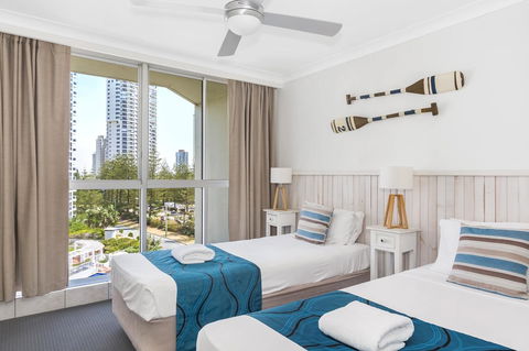 Golden Sands On The Beach - Absolute Beachfront Apartments - Tourism Caloundra 9