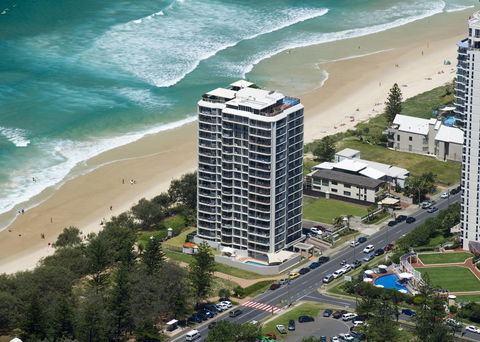 Golden Sands On The Beach - Absolute Beachfront Apartments - Tourism Caloundra 0