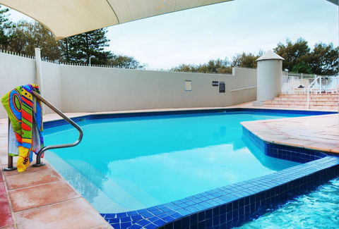 Golden Sands On The Beach - Absolute Beachfront Apartments - Tourism Caloundra 14