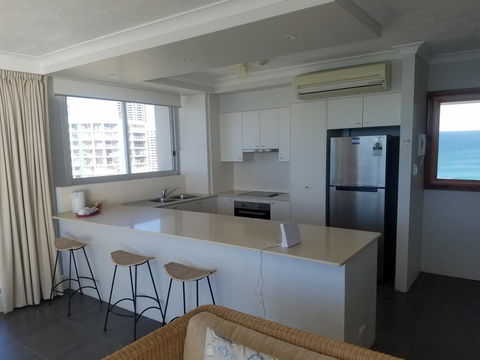 Golden Sands On The Beach - Absolute Beachfront Apartments - Tourism Caloundra 24