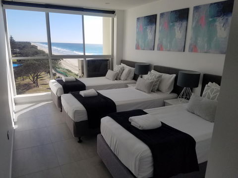 Golden Sands On The Beach - Absolute Beachfront Apartments - Tourism Caloundra 12