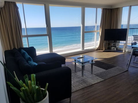 Golden Sands On The Beach - Absolute Beachfront Apartments - Tourism Caloundra 40