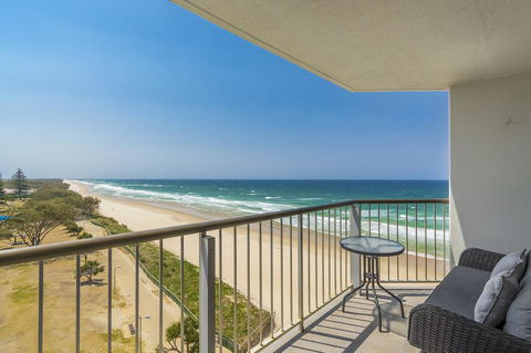 Golden Sands On The Beach - Absolute Beachfront Apartments - Tourism Caloundra 7