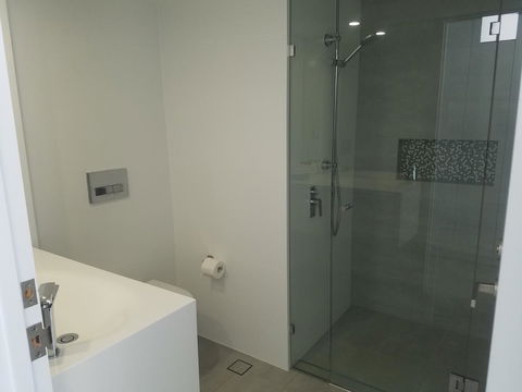 Golden Sands On The Beach - Absolute Beachfront Apartments - Tourism Caloundra 10