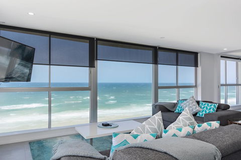 Golden Sands On The Beach - Absolute Beachfront Apartments - Tourism Caloundra 8