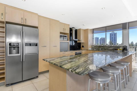 Golden Sands On The Beach - Absolute Beachfront Apartments - Tourism Caloundra 31