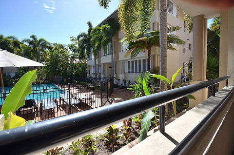 Cayman Villas Port Douglas - Tourism Caloundra 3