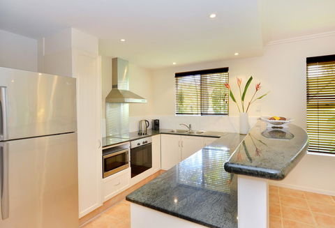 Cayman Villas Port Douglas - Tourism Caloundra 41