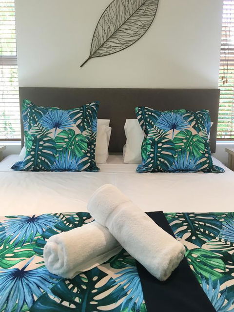 Cayman Villas Port Douglas - Tourism Caloundra 17