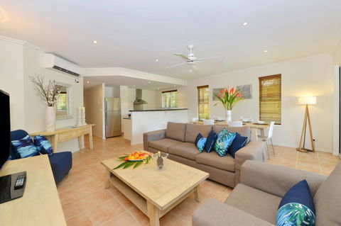 Cayman Villas Port Douglas - Tourism Caloundra 44
