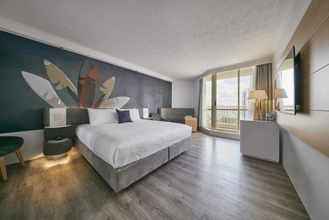 Novotel Surfers Paradise - Tourism Caloundra 14
