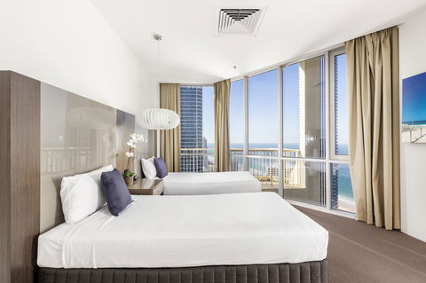 Novotel Surfers Paradise - Tourism Caloundra 2