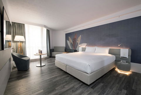 Novotel Surfers Paradise - Tourism Caloundra 9