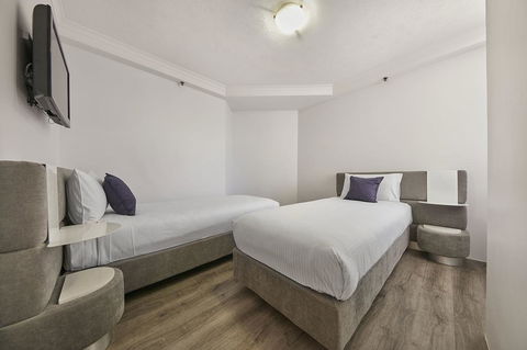 Novotel Surfers Paradise - Tourism Caloundra 23