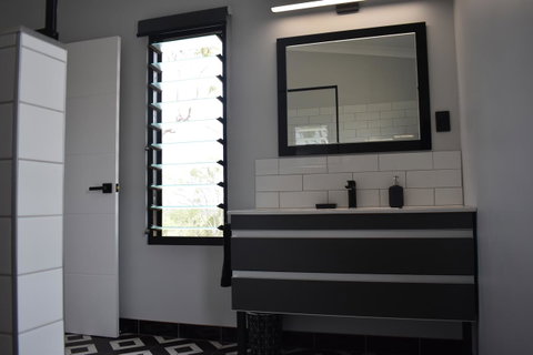 Ironbark House - Tourism Caloundra 26