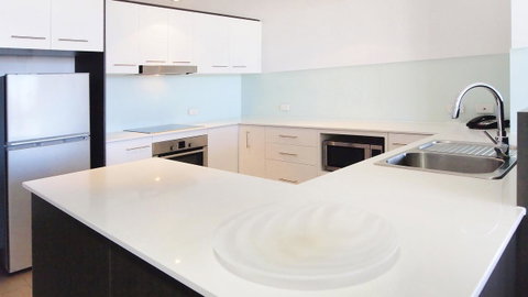 Oaks Townsville Gateway Suites - Tourism Caloundra 4