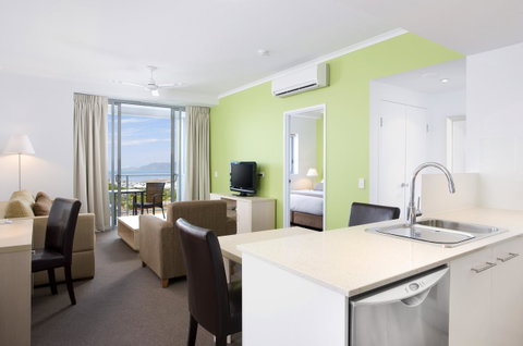 Oaks Townsville Gateway Suites - Tourism Caloundra 9