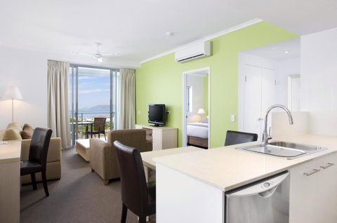 Oaks Townsville Gateway Suites - Tourism Caloundra 12