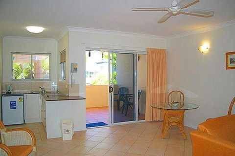 The Newport On Macrossan - Adults Only - Tourism Caloundra 4