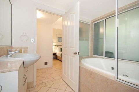 The Newport On Macrossan - Adults Only - Tourism Caloundra 2