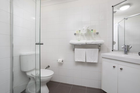 George Williams Hotel - Tourism Caloundra 1