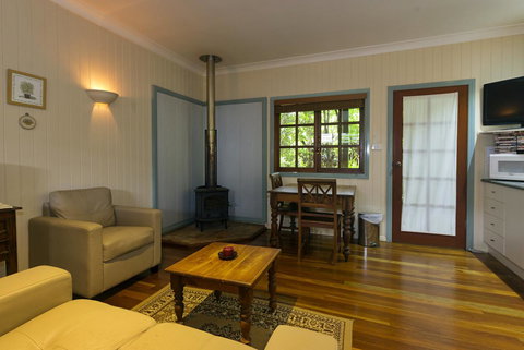 Allumbah Pocket Cottages - Tourism Caloundra 30