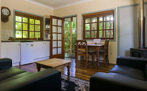 Allumbah Pocket Cottages - Tourism Caloundra 29