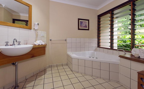 Allumbah Pocket Cottages - Tourism Caloundra 37