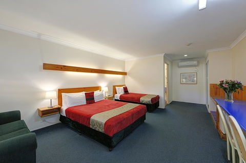 Smart Motels Bert Hinkler - Tourism Caloundra 11