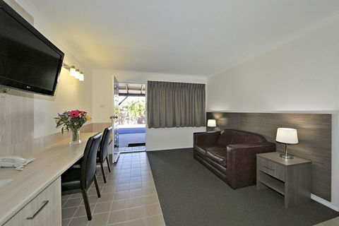 Smart Motels Bert Hinkler - Tourism Caloundra 29