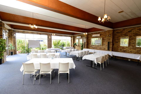 Smart Motels Bert Hinkler - Tourism Caloundra 36