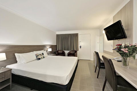 Smart Motels Bert Hinkler - Tourism Caloundra 22