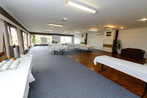 Smart Motels Bert Hinkler - Tourism Caloundra 37