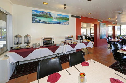 Smart Motels Bert Hinkler - Tourism Caloundra 4